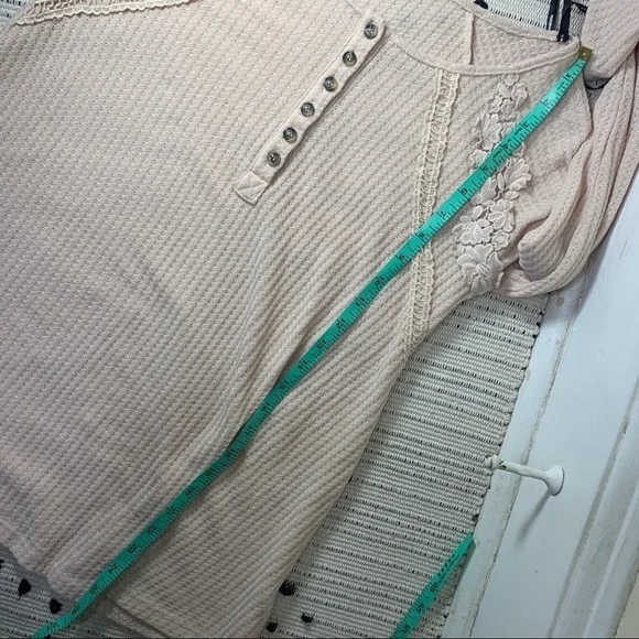 Annabelle Nude Floral Accent Thermal Henley - Picture 6 of 8